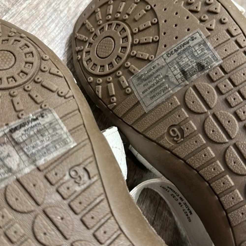 Bearpaw stone white Velcro adjustable comfort walking sandals size 9 - Picture 9 of 12